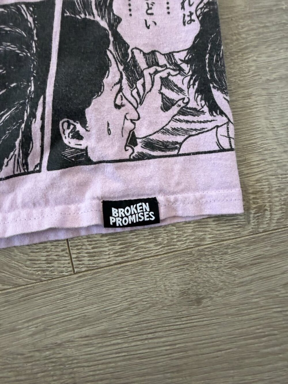 Broken Promises x Uzumaki Junji Ito Anime Graphic T-Shirt Pink Men’s Medium - Picture 4 of 9